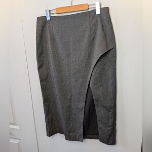 DYNAMITE Women Gray Skirt Size Large Big Slit In The Front Back Zipper Office